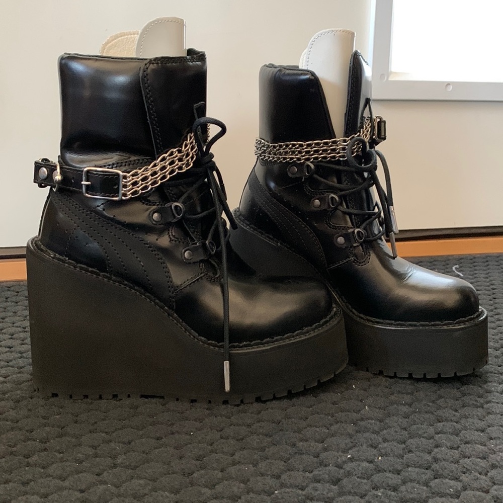Puma by Rihanna Black Platform Lace Up Chain Boots 6 Fenty